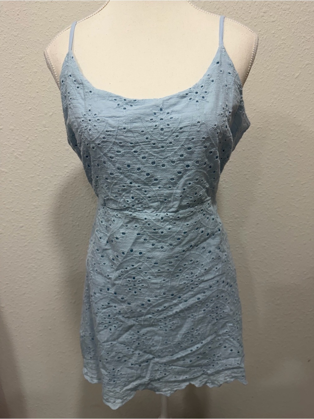LULUS Eyelet Lace Mini Dress EUC - Picture 3 of 10